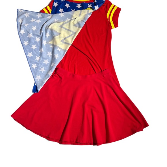 DC Comics Wonder Women FINAL PRICE DROP get it before Halloween. - Picture 3 of 12